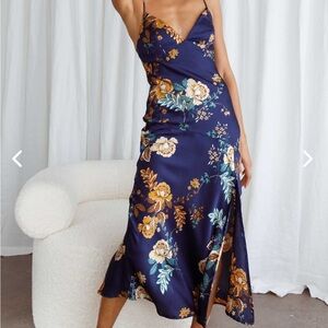 Floral Navy Selfie Leslie dress